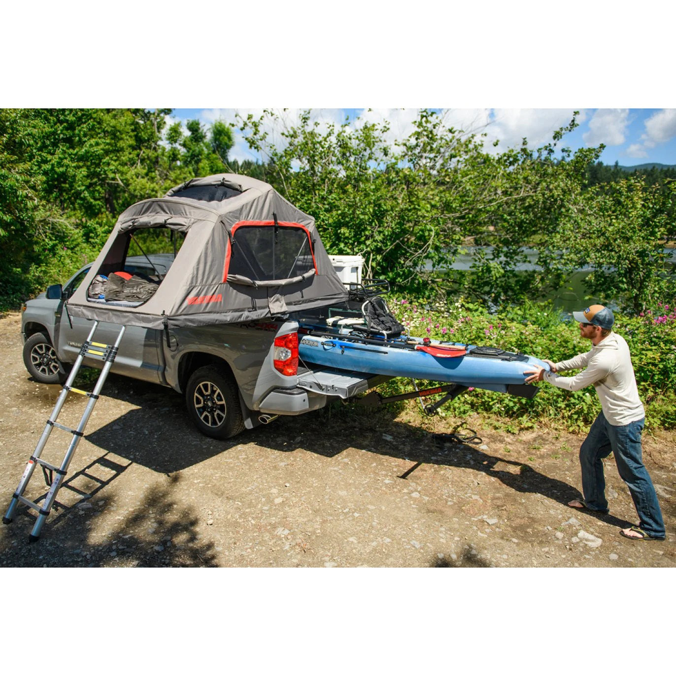 Roof Rack Accessory: Rooftop Tent (2-Person) | Yakima SkyRise HD Small